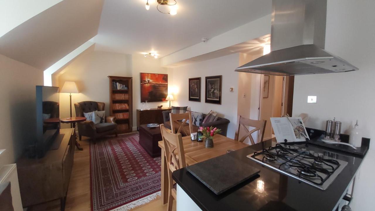 Loch Ness Moat House Apartments Fort Augustus Extérieur photo